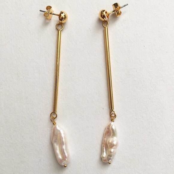 Club Monaco Jewelry - Club Monaco dangling earrings with real pearl